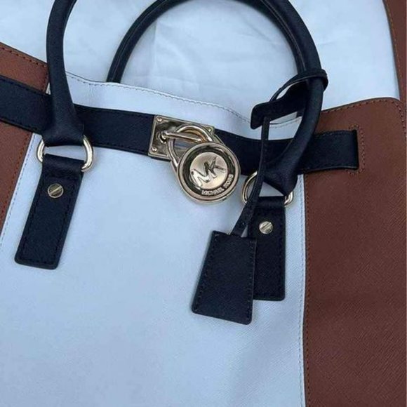 Michael Kors 2pc Set - Hamilton Tote and Wristlet Wallet - Picture 2 of 7